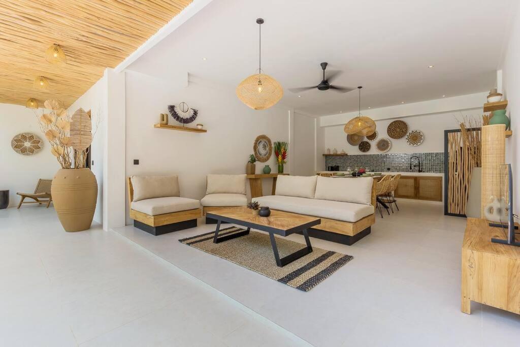 Alamanda Livia Design Spacious 2bdr And Private Pool Villa Seminyak (Bali)