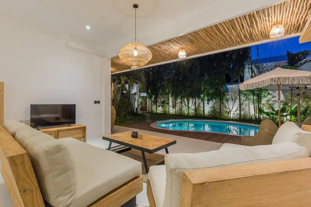 Alamanda Livia Design Spacious 2bdr And Private Pool Villa Seminyak (Bali)